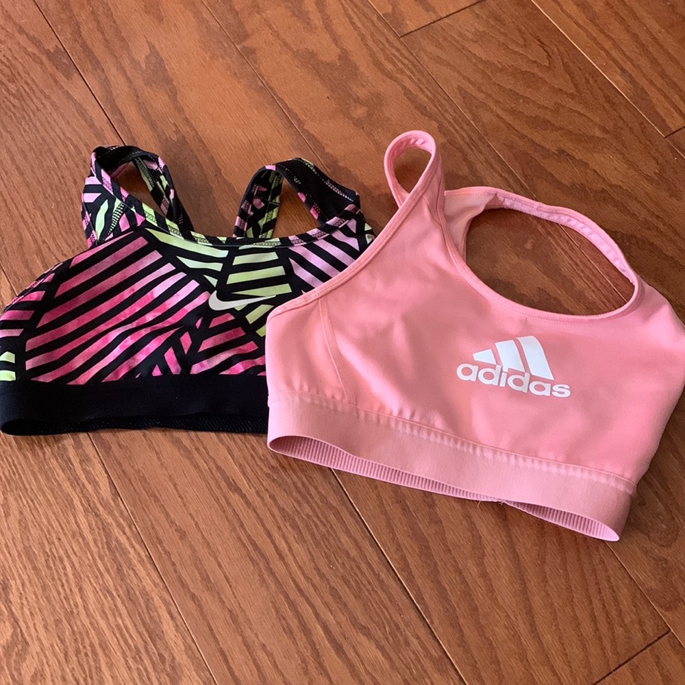 2 sports bras